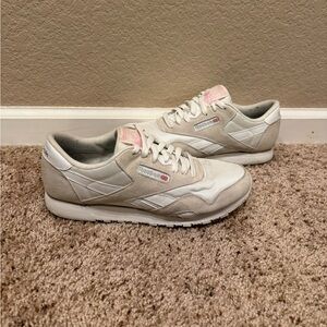 Women’s Reebok Classic Nylon (size 9.5)